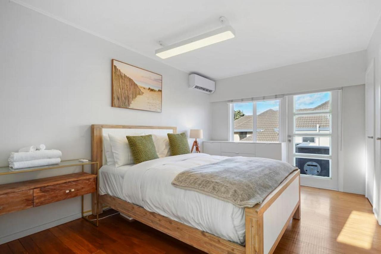 Amazing Home By Beach - Fully Aircon-Ed - Wifi Auckland Kültér fotó