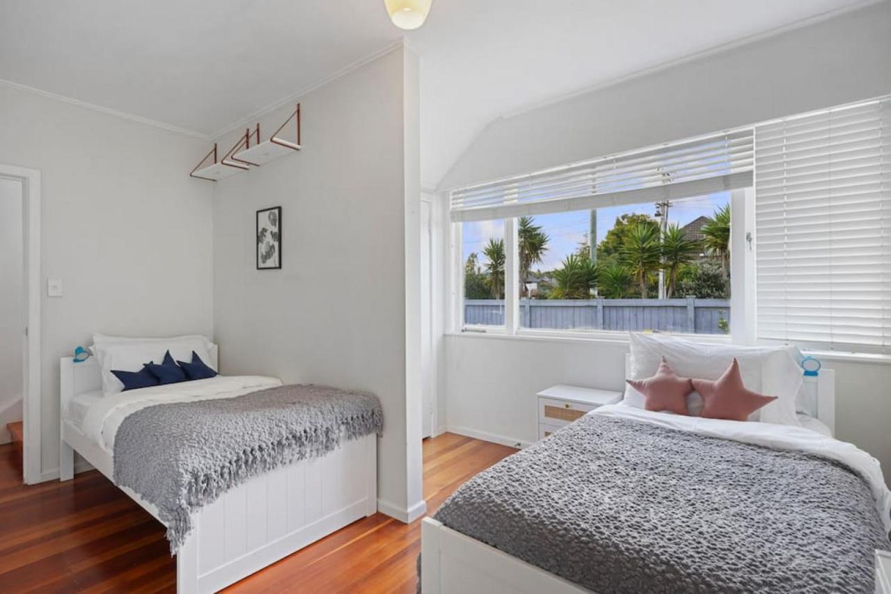Amazing Home By Beach - Fully Aircon-Ed - Wifi Auckland Kültér fotó